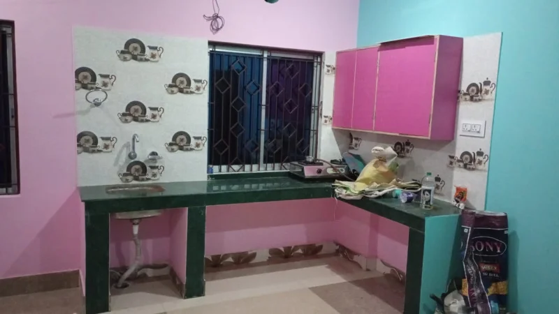 Semi furnished 2 BHK Flat for Rent in Ward 62 - thumbnail 2