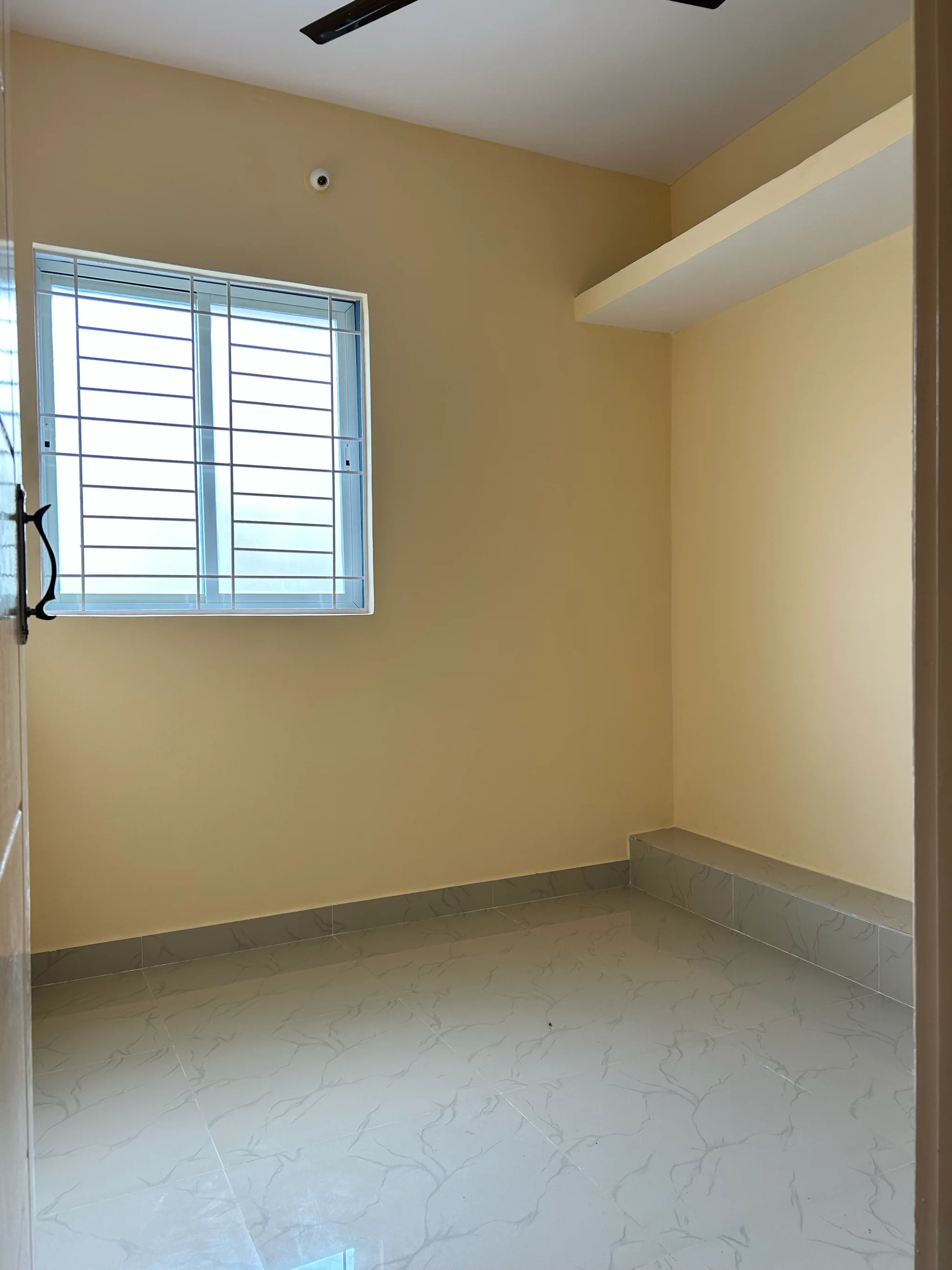 Semi furnished 1 BHK Flat for Rent in Mahadevapura - thumbnail 3