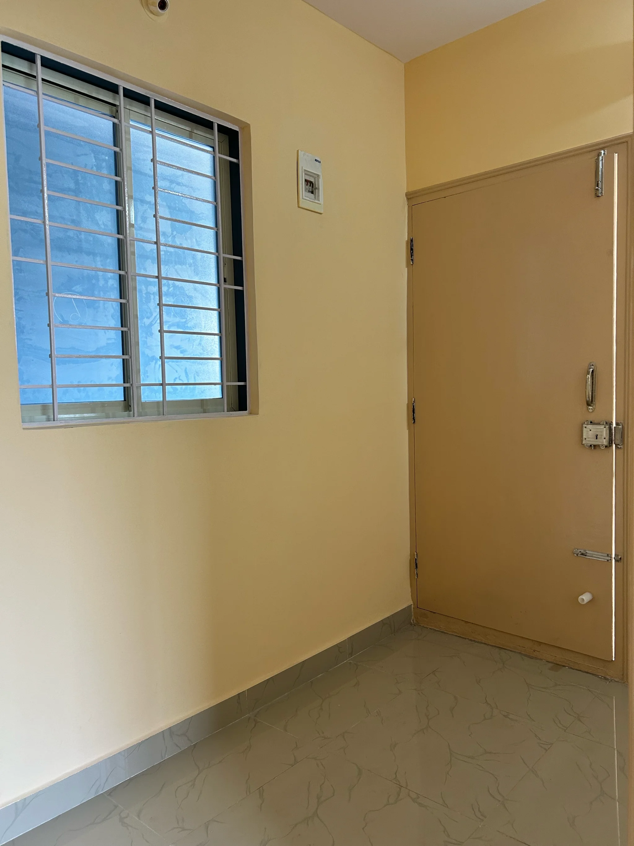 Semi furnished 1 BHK Flat for Rent in Mahadevapura - thumbnail 4