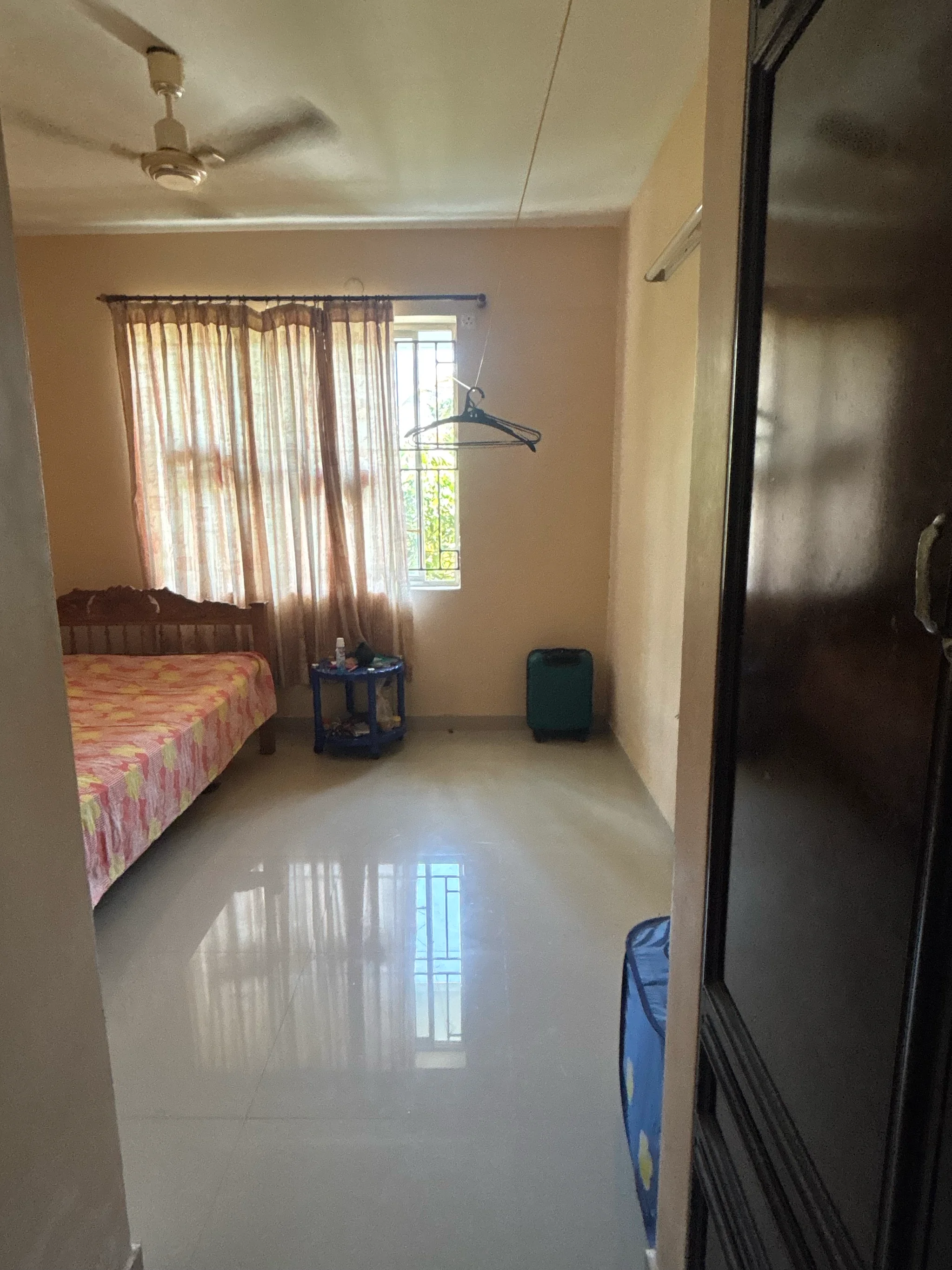 Shared Flatmate / Room in South Thumba - thumbnail 3