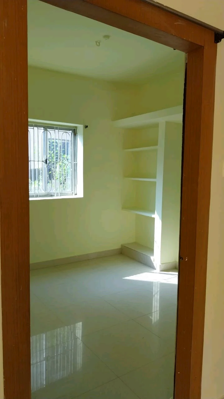 Semi furnished 3 BHK Flat for Rent in Krishna Nagar Colony, Ranchi - thumbnail 5